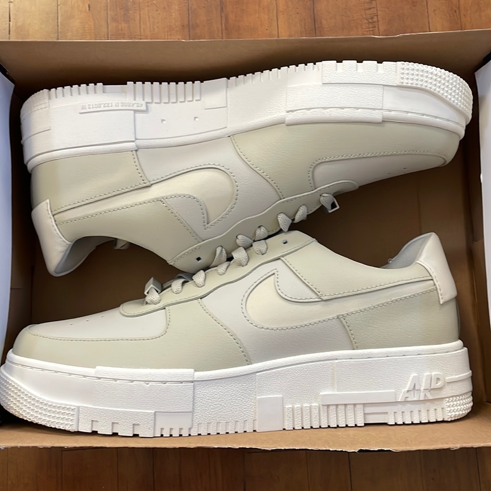 Nike Air Force1 Pixel BRAND NEW
